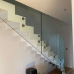 Treppengeländer mit Glasscheiben